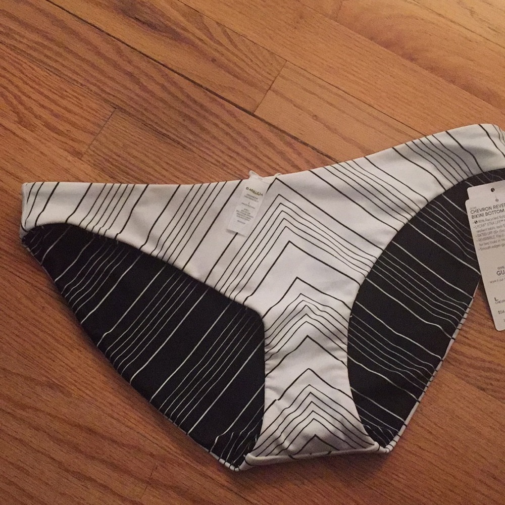 Athleta Reversible Chevron Bikini Bottom - L NWT - Picture 2 of 7
